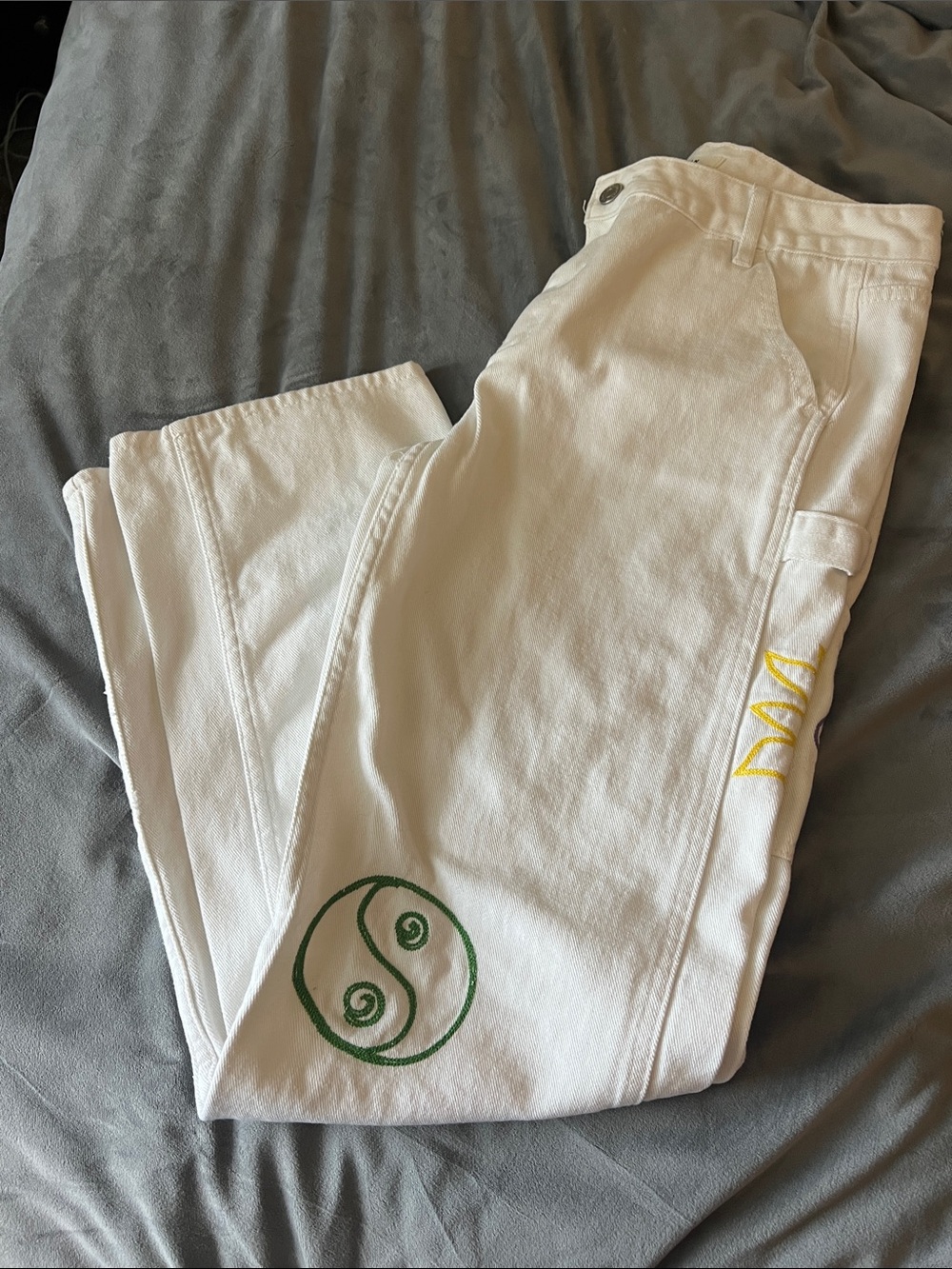 PacSun White Low Rise carpenter jeans  Green Patch and Yellow Side Stitch